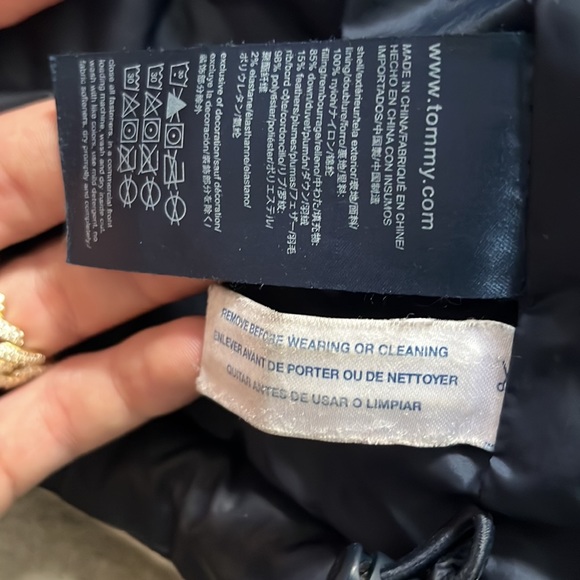 Tommy Hilfiger winter jacket with a couple tears. - Picture 5 of 8